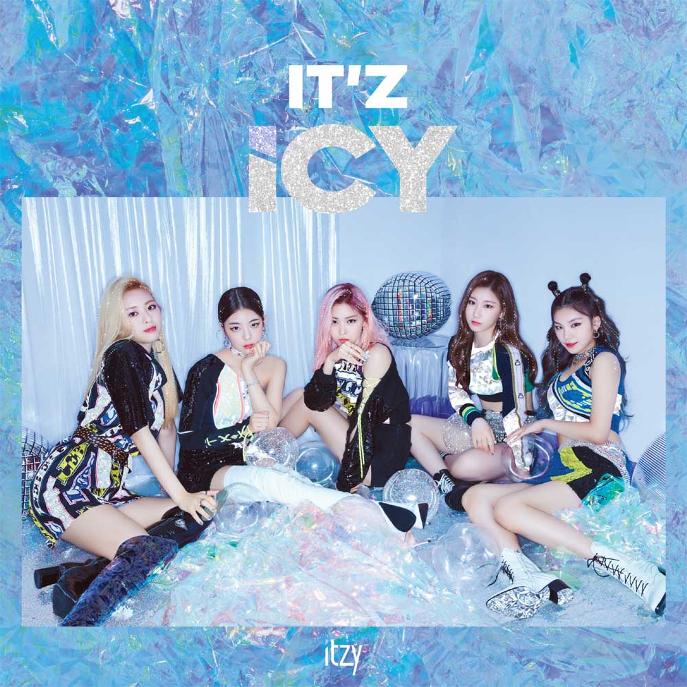 ITZY - 1ST MINI ALBUM [IT'z ICY] (Random Ver.)